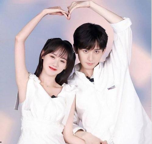 美少女吃瓜记成毅,成毅成焦点,瓜田里的甜蜜邂逅