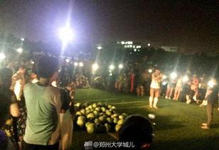 保安吃瓜现场,现场直击一幕笑料百出